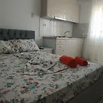 Dhoma Plazhi Nefeli 아파트 Vlorë
