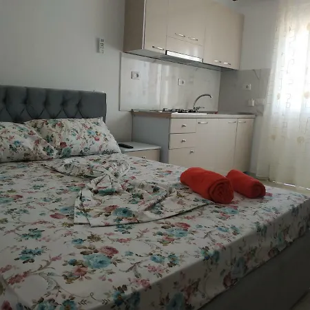 Dhoma Plazhi Nefeli アパート Vlorë