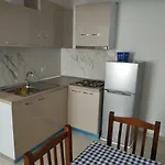 Dhoma Plazhi Nefeli شقة فلورا