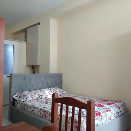 Dhoma Plazhi Nefeli Влёра