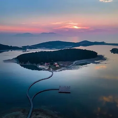 Dhoma Plazhi Nefeli Влёра