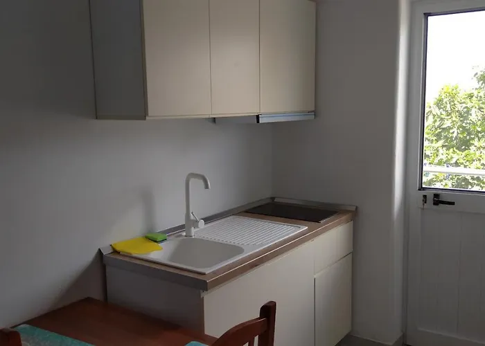 Dhoma Plazhi Nefeli *